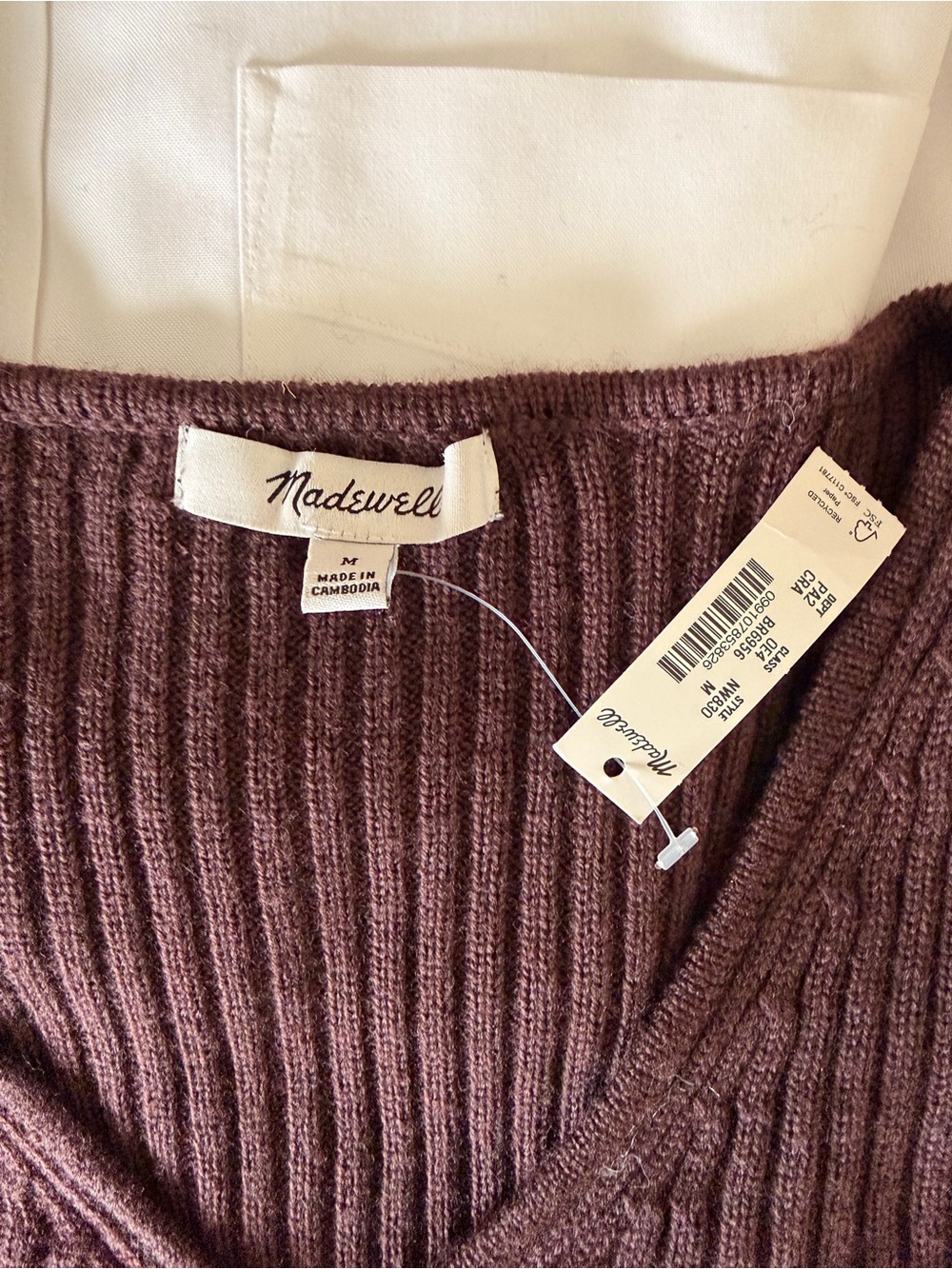 Madewell Ribbed V-Neck Sweater in Mauve Brown